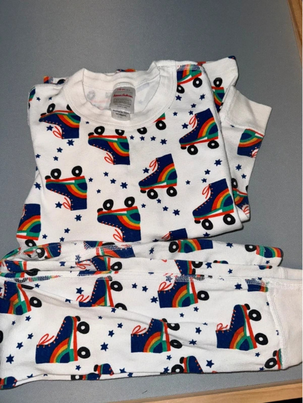 Hanna Andersson size 5 long sleeve organic cotton rainbow skates print